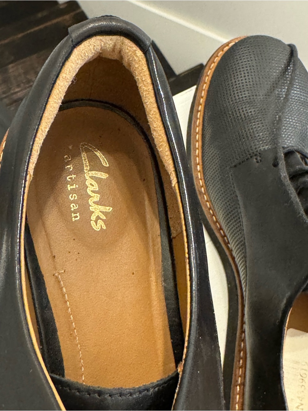 Clarks Artisan Leather Perforated Oxfords with Brown Welt - Picture 4 of 6